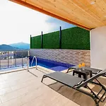 Ulugol 1 Bedroom קלקן
